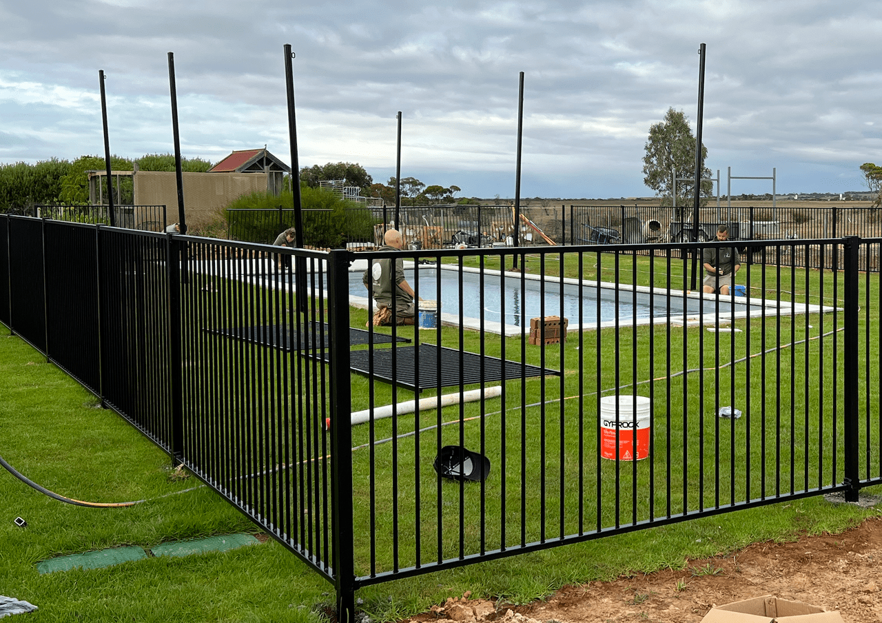 ornamental steel fence manufacturers